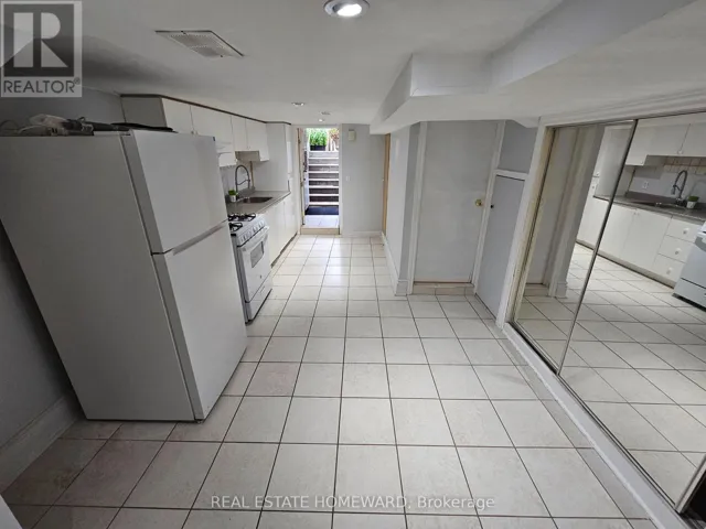 LOWER LEVEL - 19 KEYSTONE AVENUE, Toronto (East End-Danforth), Ontario M4C1G9