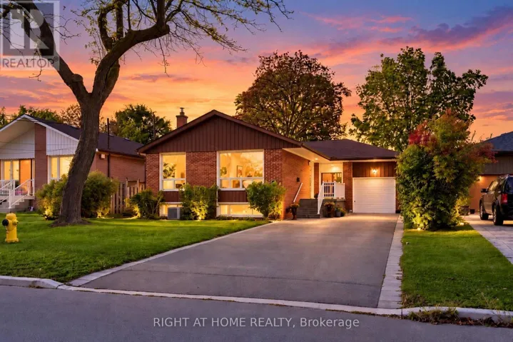 202 WATERLOO AVENUE, Toronto (Bathurst Manor), Ontario M3H3Z2