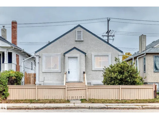 11014 95 ST NW, Edmonton, Alberta T5H2E8