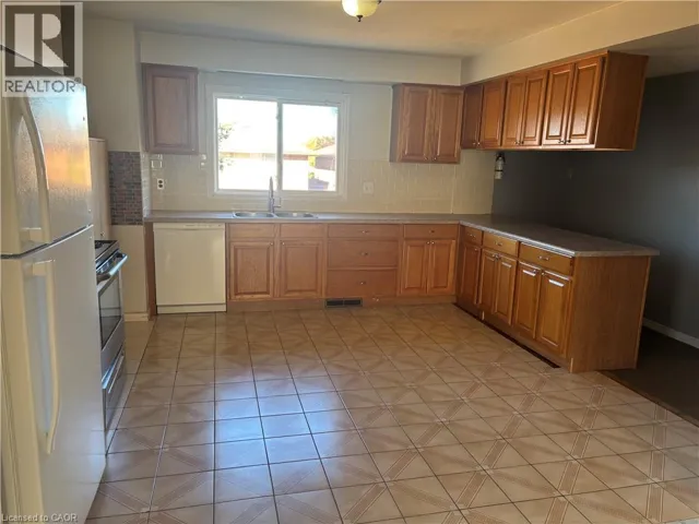 232 BARTON Street, Hamilton, Ontario L8E9X9