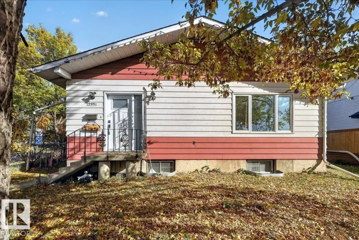 12331 107 ST NW, Edmonton, Alberta T5G2T1