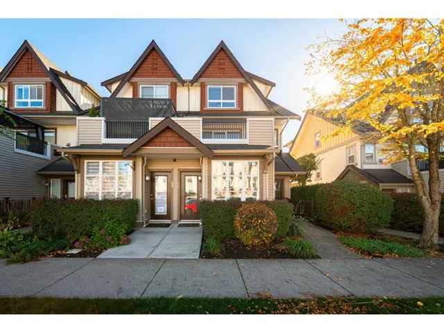 54 7155 189 STREET, Surrey, British Columbia V4N5S8