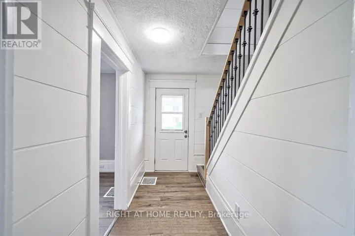 15 ASHER STREET, Welland (Welland Downtown), Ontario L3B4H9