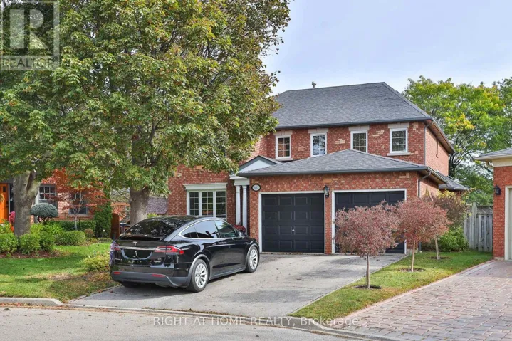 560 CHAGALL COURT, Mississauga (Hurontario), Ontario L5R3A8