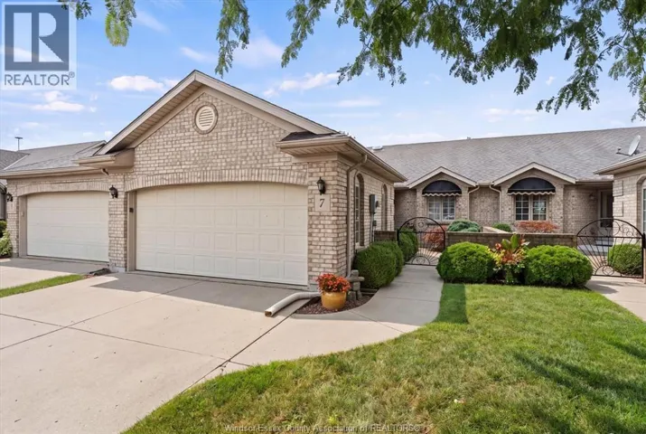 7 CHEROKEE LANE, Leamington, Ontario N8H5H8