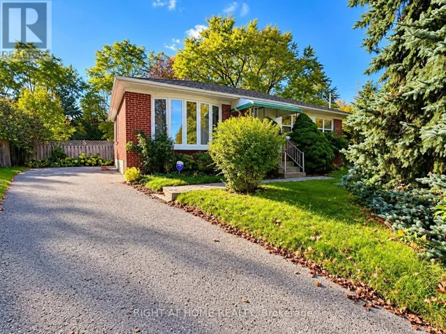 MAIN FLOOR - 72 MONKSWOOD CRESCENT, Newmarket (Central Newmarket), Ontario L3Y2K1