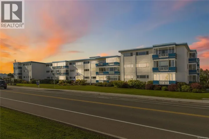 207 9560 Fifth St, Sidney, British Columbia V8L2W5