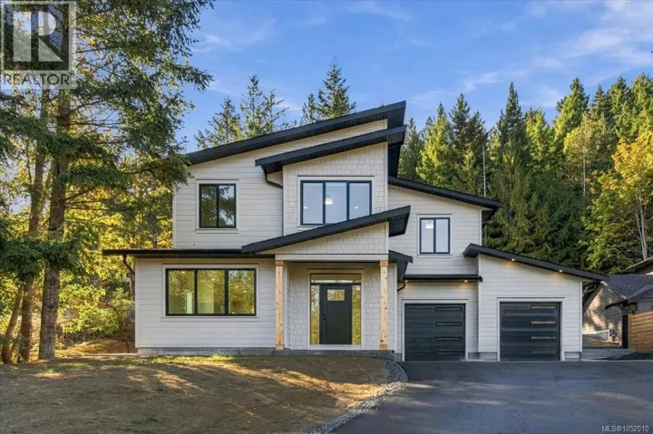 8015 Ridge Rd, Lantzville, British Columbia V0R2H0