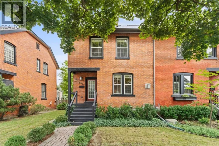 786 Monmouth, Windsor, Ontario N8Y3L2