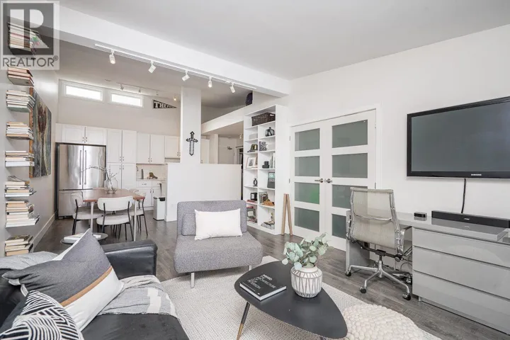 408 2333 TRIUMPH STREET, Vancouver, British Columbia V5L1L4