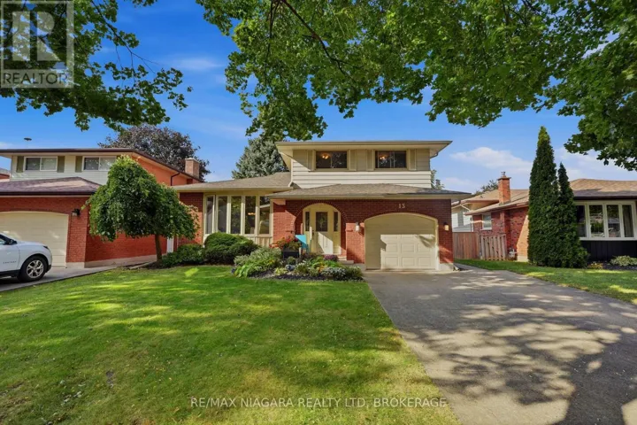 13 CHATHAM ROAD, St. Catharines (Carlton/Bunting), Ontario L2M4N7