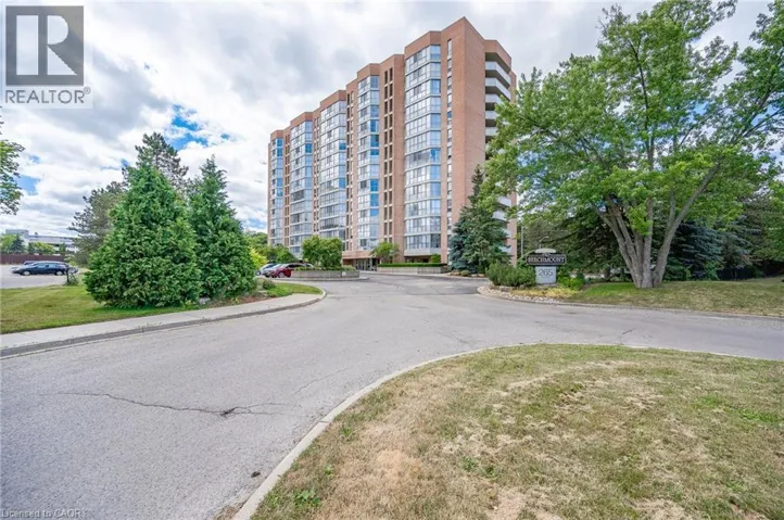 265 WESTCOURT Place Unit# PH04, Waterloo, Ontario N2L6E4