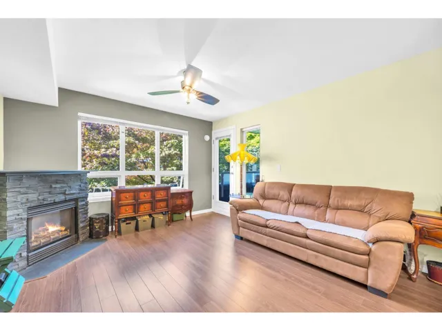 206 14355 103 AVENUE, Surrey, British Columbia V3T5V5