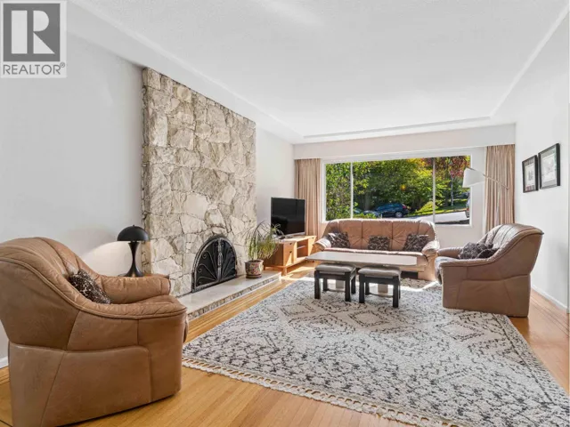 2925 W 24TH AVENUE, Vancouver, British Columbia V6L1R5