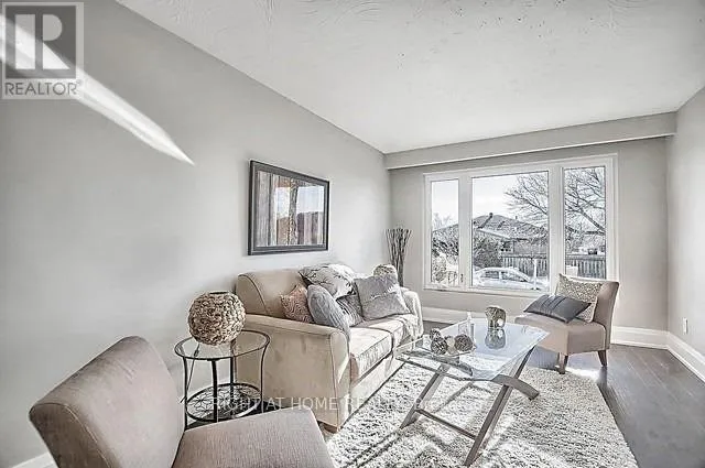 MAIN FL - 167 SEPTONNE AVENUE, Newmarket (Bristol-London), Ontario L3Y2W4