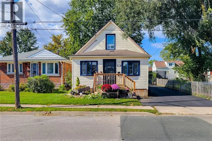 38 CLIFFORD Avenue, Welland, Ontario L3C2G1