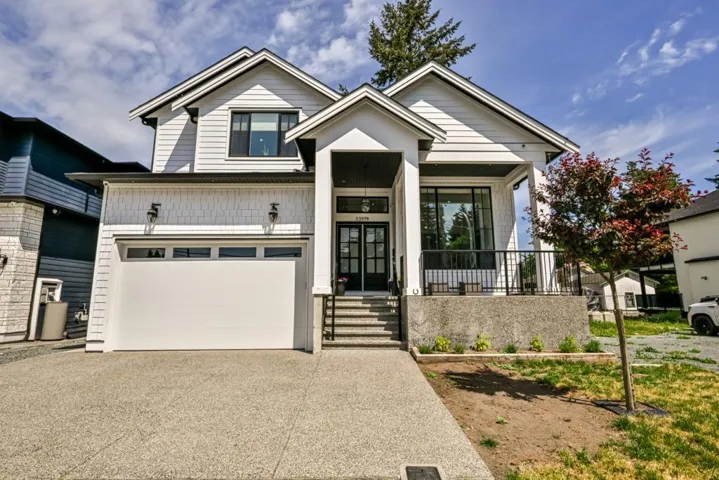 33979 WALNUT AVENUE, Abbotsford, British Columbia V2S3Z1