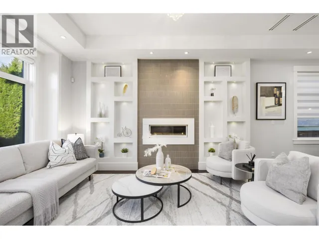 7380 ONTARIO STREET, Vancouver, British Columbia V5X3B8