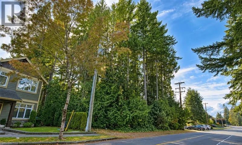 156 Harlech Rd, Qualicum Beach, British Columbia V9K1G9