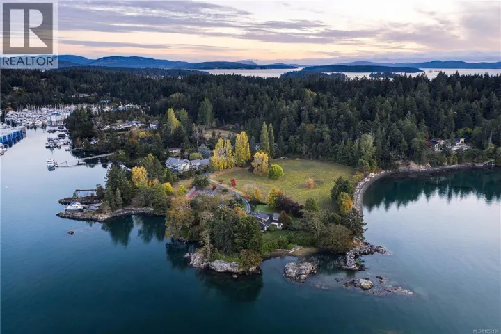 10814 Beach Rd, North Saanich, British Columbia V8L5H6