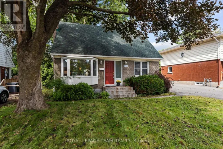 873 SMYTH ROAD, Ottawa, Ontario K1G1P4