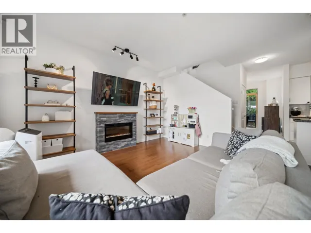 6 4132 HALIFAX STREET, Burnaby, British Columbia V5C6V1