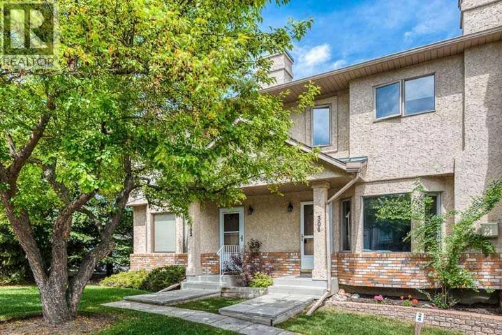 304 Christie Park Mews SW, Calgary, Alberta T3H3G9