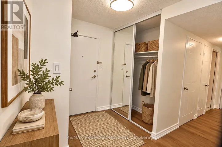 210 - 350 WEBB DRIVE, Mississauga (City Centre), Ontario L5B3W4