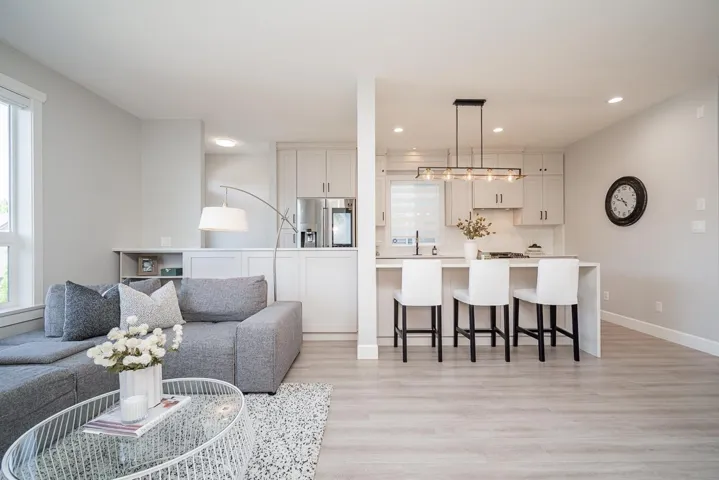 21149 79A AVENUE, Langley, British Columbia V2Y0H3