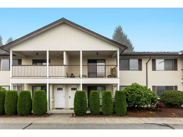 13 32959 GEORGE FERGUSON WAY, Abbotsford, British Columbia V2S4N3