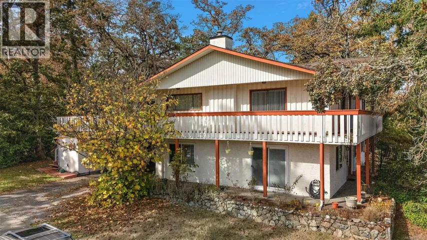 4086 Quadra St, Saanich, British Columbia V8X1K6
