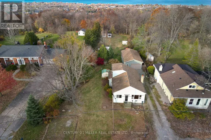 49 RIDGE ROAD E, Grimsby (Grimsby Escarpment), Ontario L3M4E7