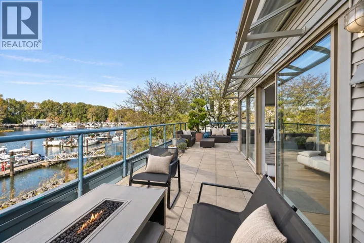 202 4743 W RIVER ROAD, Ladner, British Columbia V4K1R9