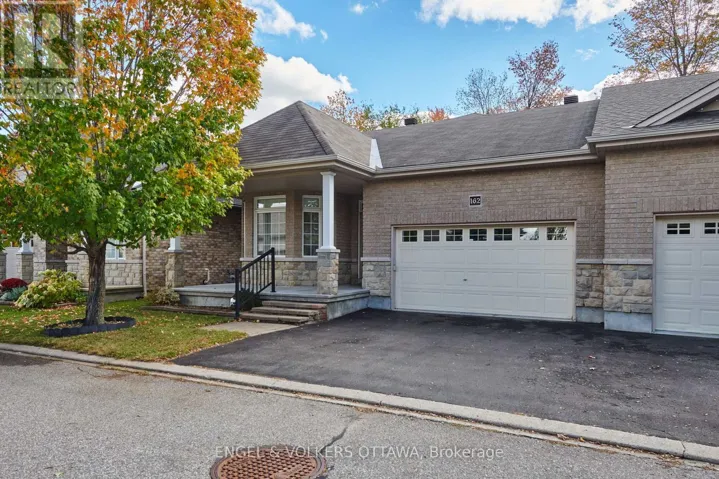 162 MAPLE KEY PRIVATE, Ottawa, Ontario K1T0E2