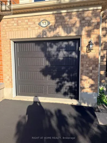 13 LANTERNLIGHT LANE, Brampton (Northwest Brampton), Ontario L7A0T3