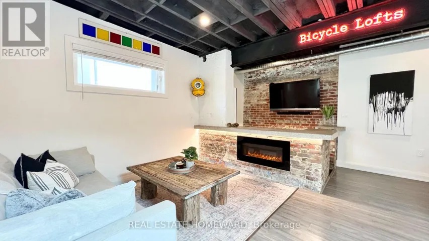 1233 DUNDAS STREET E, Toronto (South Riverdale), Ontario M4M1S4