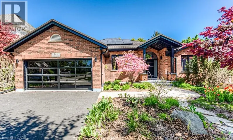 544 BUCKINGHAM Boulevard, Waterloo, Ontario N2T2T8