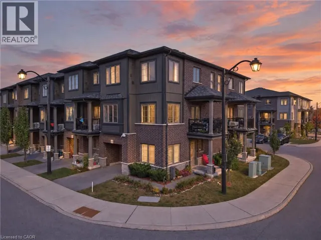 124 COMPASS Trail Unit# 49, Cambridge, Ontario N3E0E3