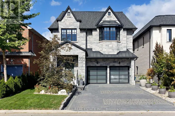 200 CLANTON PARK ROAD, Toronto (Clanton Park), Ontario M3H2G1