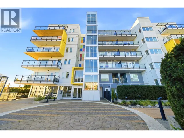 103 809 FOURTH AVENUE, New Westminster, British Columbia V3M0K1