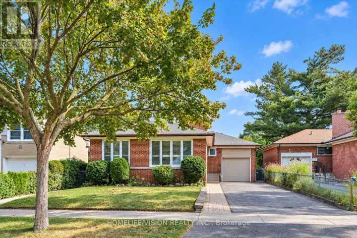 11 LARSTONE AVENUE, Toronto (Stonegate-Queensway), Ontario M8Z2N5