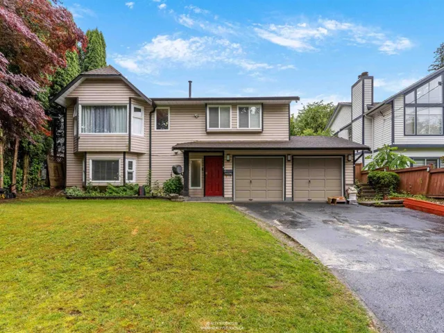 14686 ST. ANDREWS DRIVE, Surrey, British Columbia V3R5V4