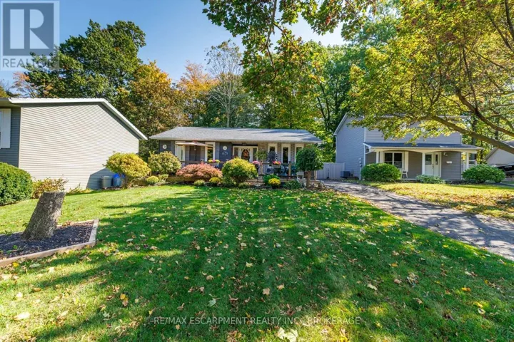 24 INGLEWOOD COURT, Grimsby (Grimsby Beach), Ontario L3M4S2