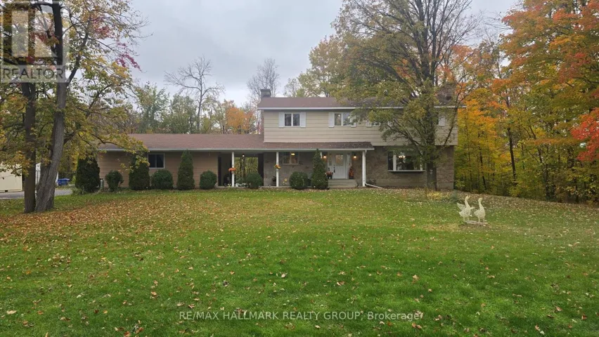 860 MUNRO DRIVE, McNab/Braeside, Ontario K7S3G8