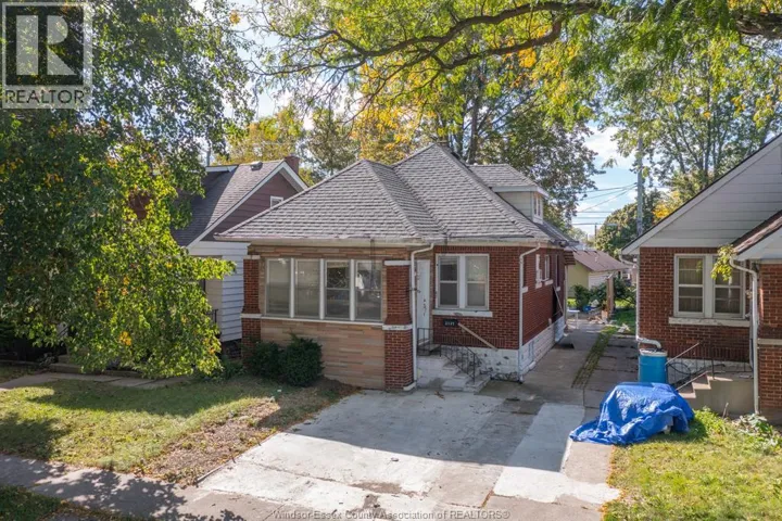 2137 YORK STREET, Windsor, Ontario N8X1W8