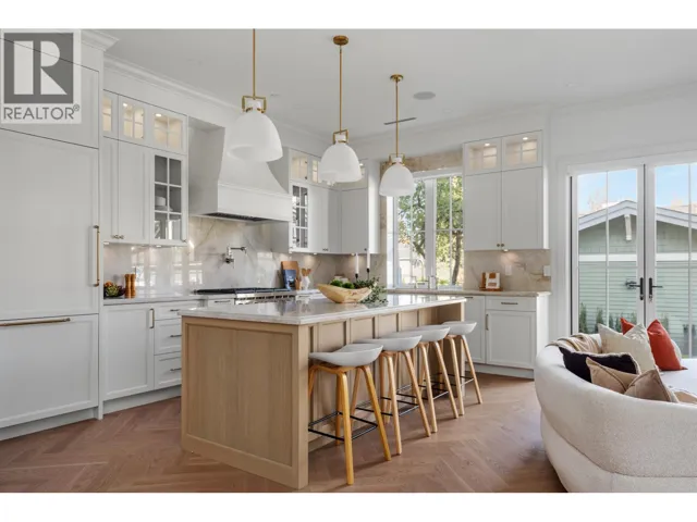 2 127 W 17TH AVENUE, Vancouver, British Columbia V5Y1Z7