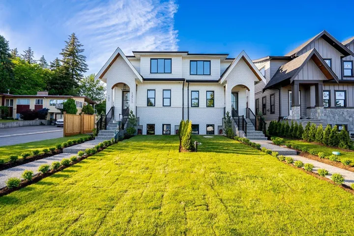 102 13711 16 AVENUE, Surrey, British Columbia V4A1P7