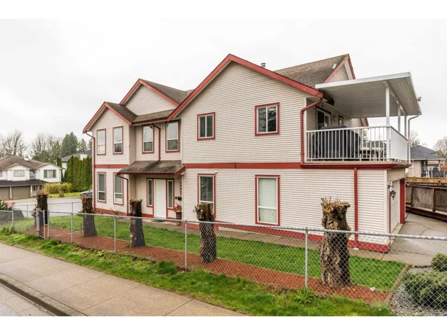8067 CEDAR STREET, Mission, British Columbia V2V3N2