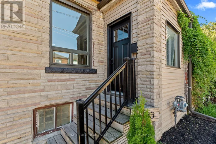 MAIN + BASEMENT - 1333 DUPONT STREET, Toronto (Dovercourt-Wallace Emerson-Junction), Ontario M6H2A8
