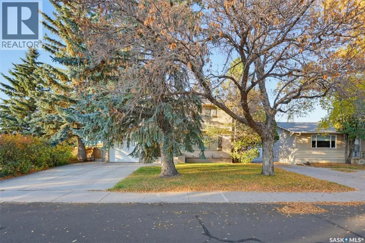 2457 Eastview, Saskatoon, Saskatchewan S7J3E8